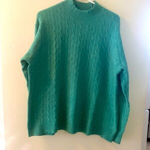 J Crew women’s green cable knit sweater XXL